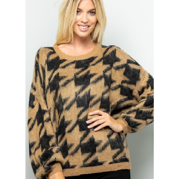 Glam Girl Fashion Sweaters - Houndstooth Soft Knit Round Neck Sweater Black/Tan